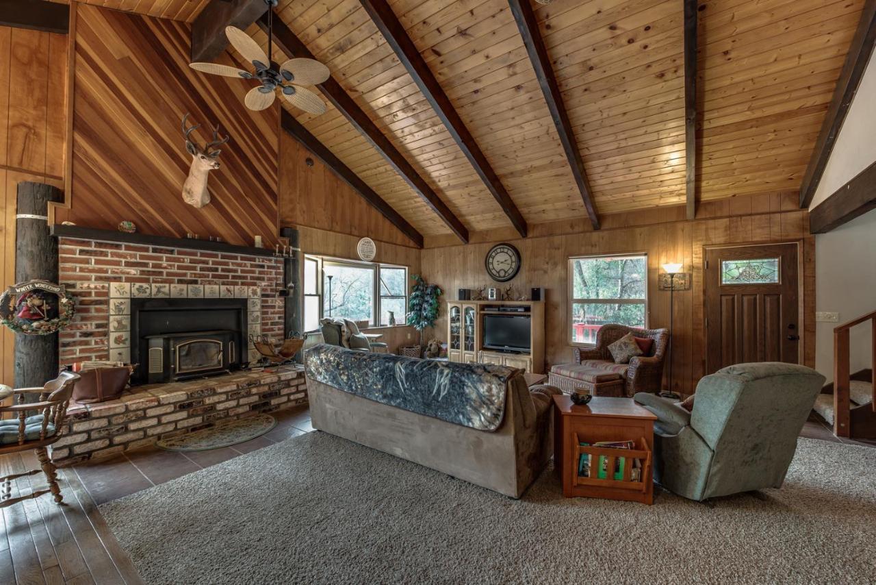 Creek Side Getaway Holiday home
